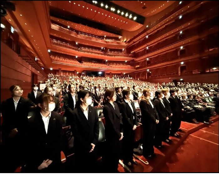 画像;開校10周年記念式典を行いました